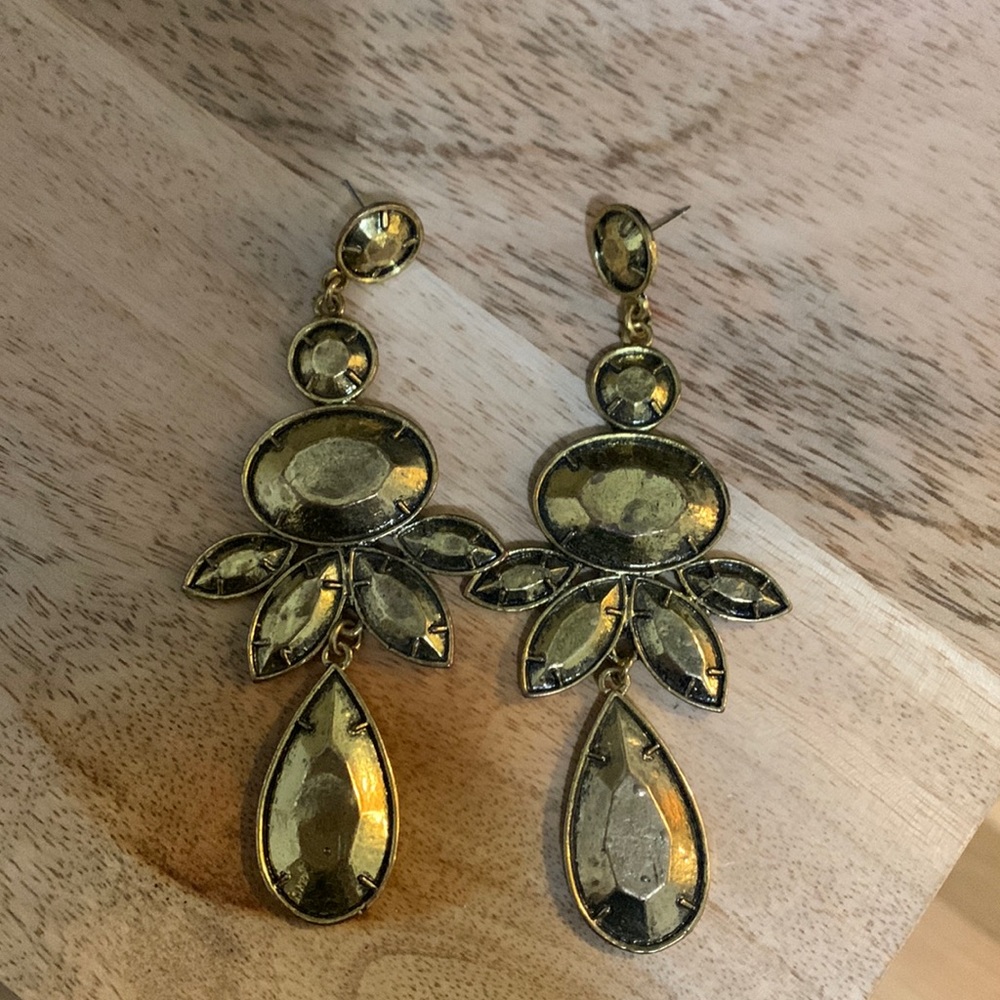 Drop earrings
